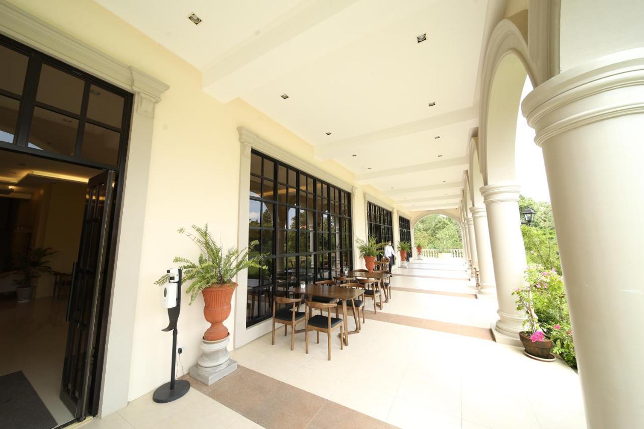 Hotel Via Appia Tagaytay Tagaytay City Esterno foto