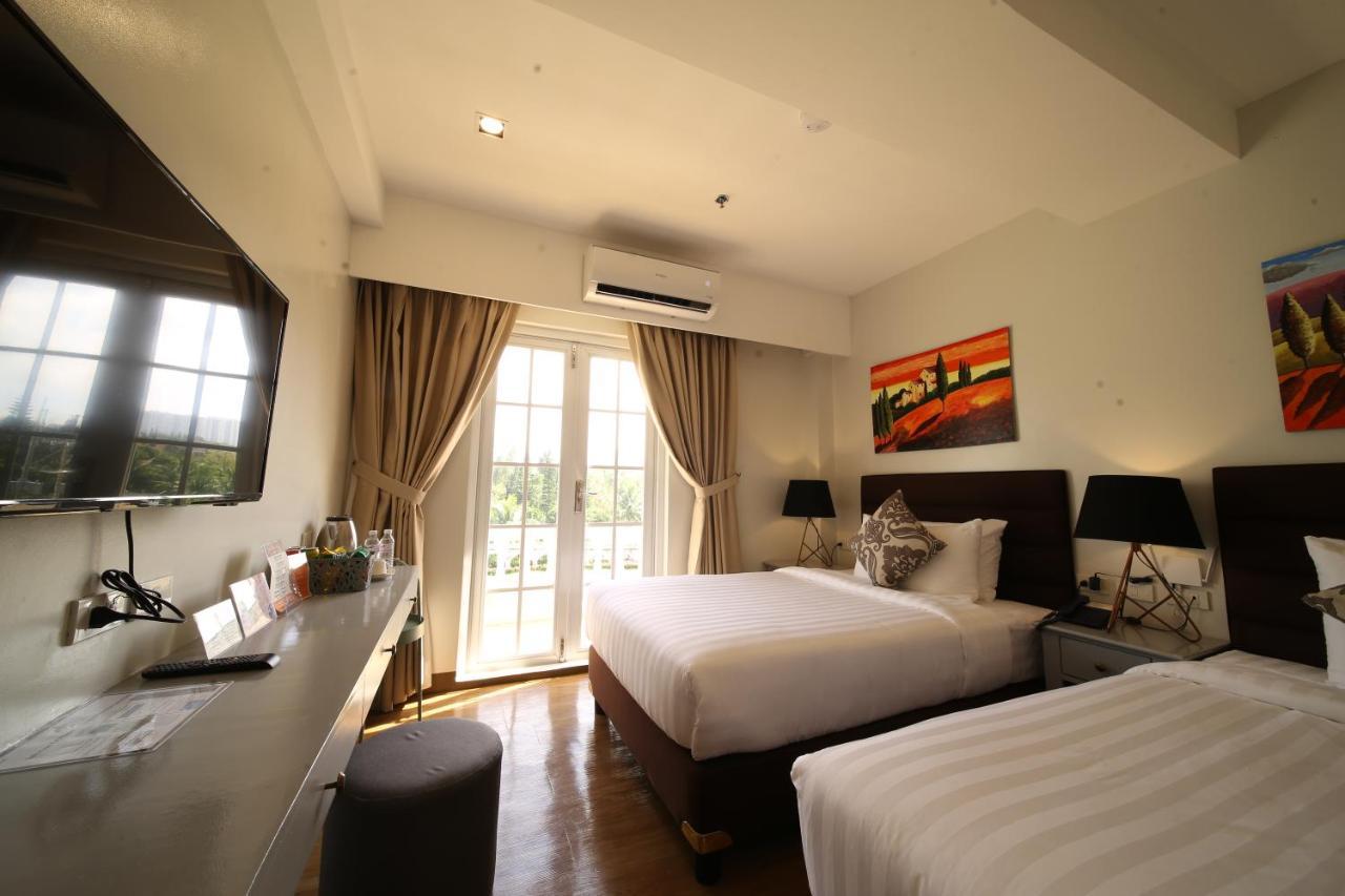 Hotel Via Appia Tagaytay Tagaytay City Esterno foto