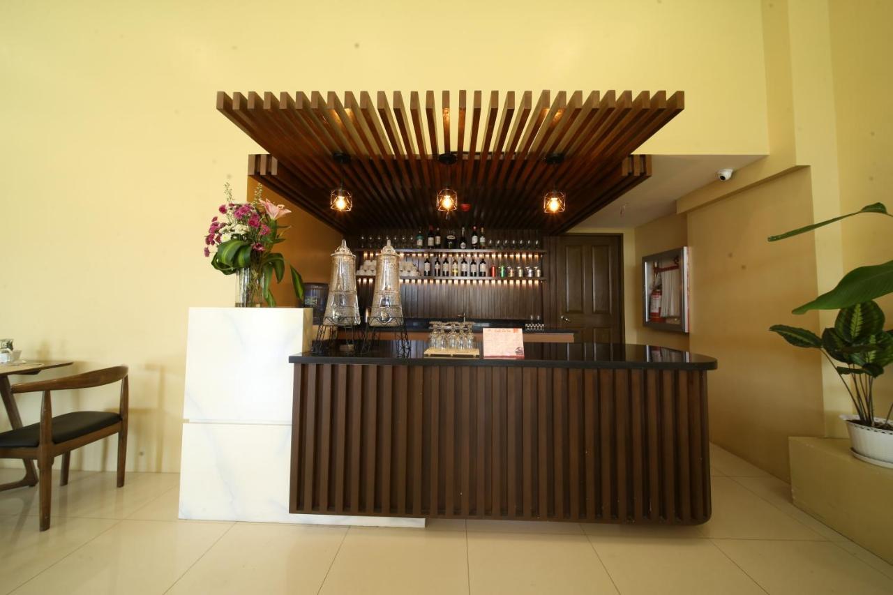 Hotel Via Appia Tagaytay Tagaytay City Esterno foto